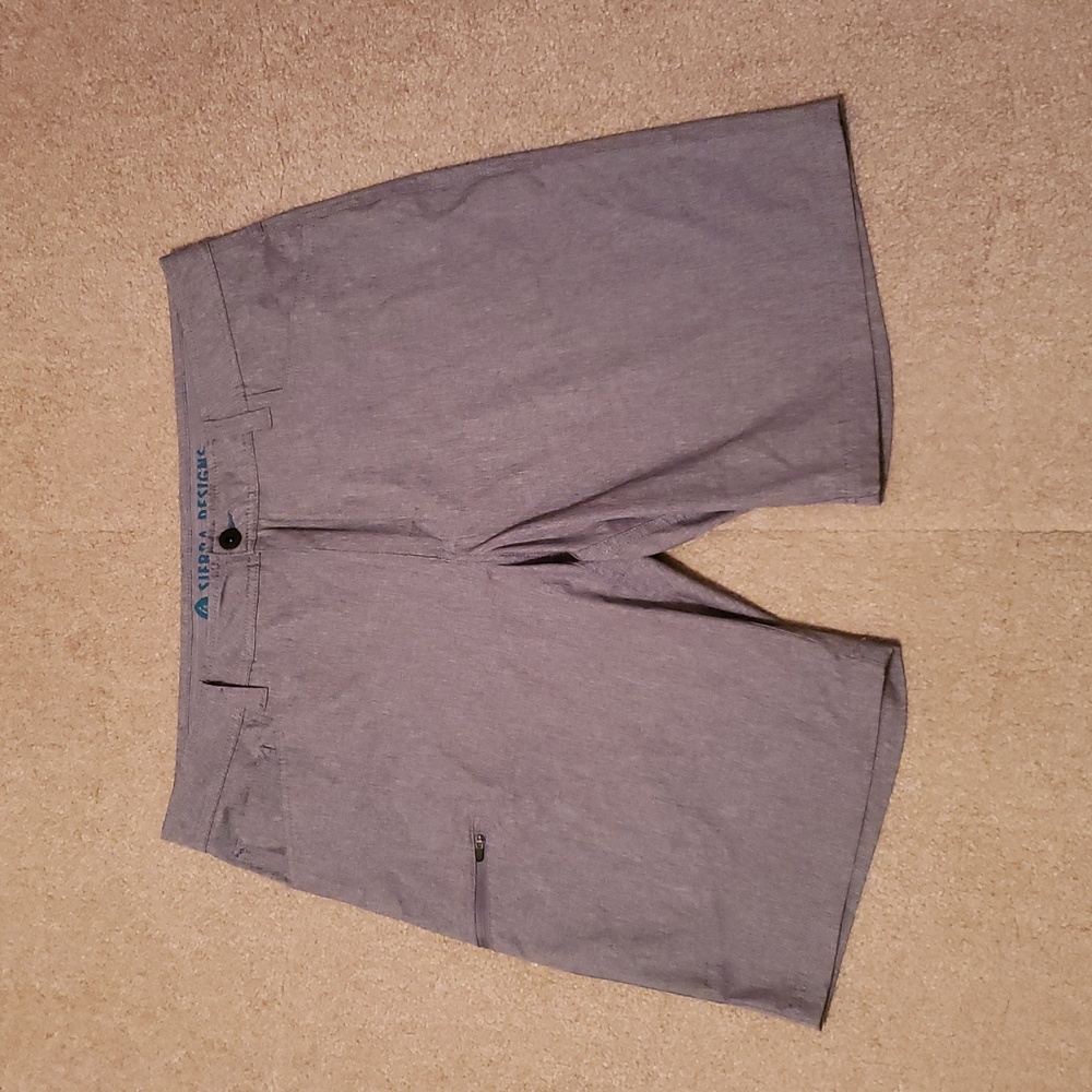 Sierra Designs Men's Gray Shorts